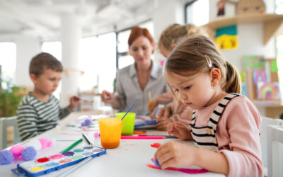 Qu’est-ce qu’un travailleur non salarié (TNS) dans la petite enfance et comment peut-il se former ?
