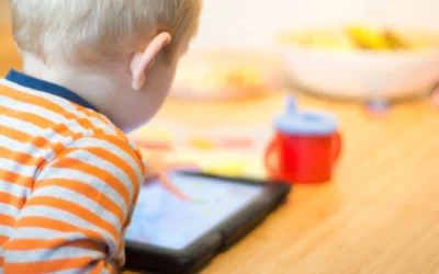 Interdiction des écrans : comprendre et agir dans le secteur de la petite enfance