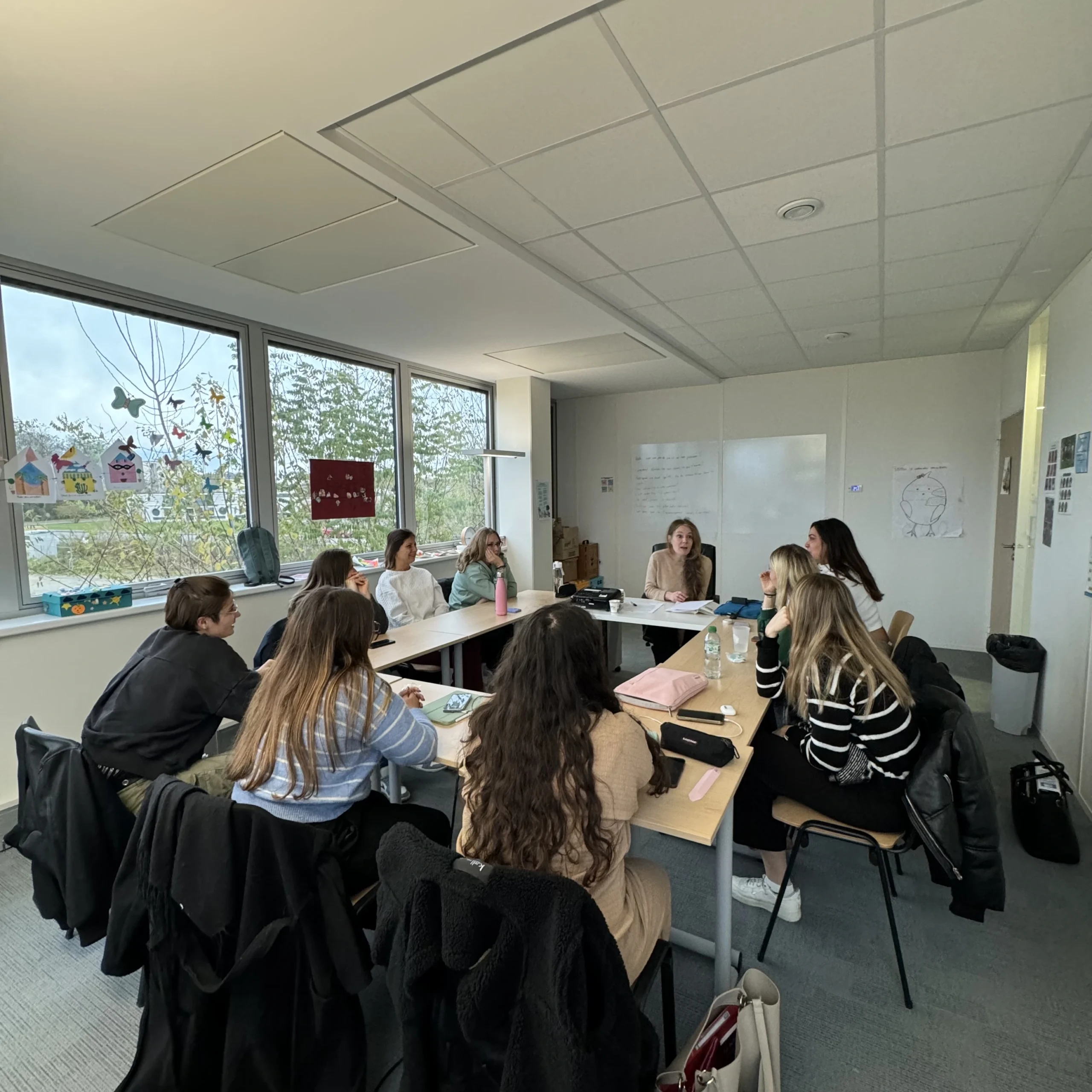 Des apprenants Accueillant Éducatif en cours au CFPPE